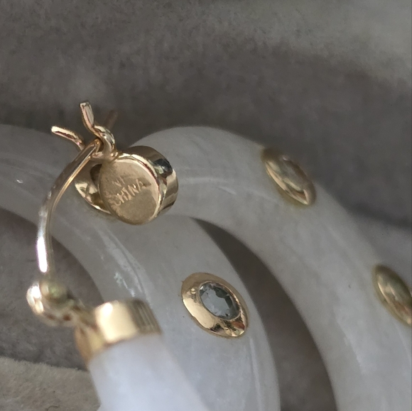 SOLD Ross Simons 14k Yellow gold Bezel Gemstone White Jade puffy hoop earrings - Picture 4 of 13